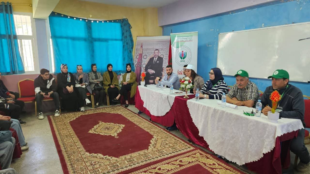 لقاء تواصلي حول الصحة النفسية ومخاطر الإدمان والتنمر والعنف بالوسط المدرسي