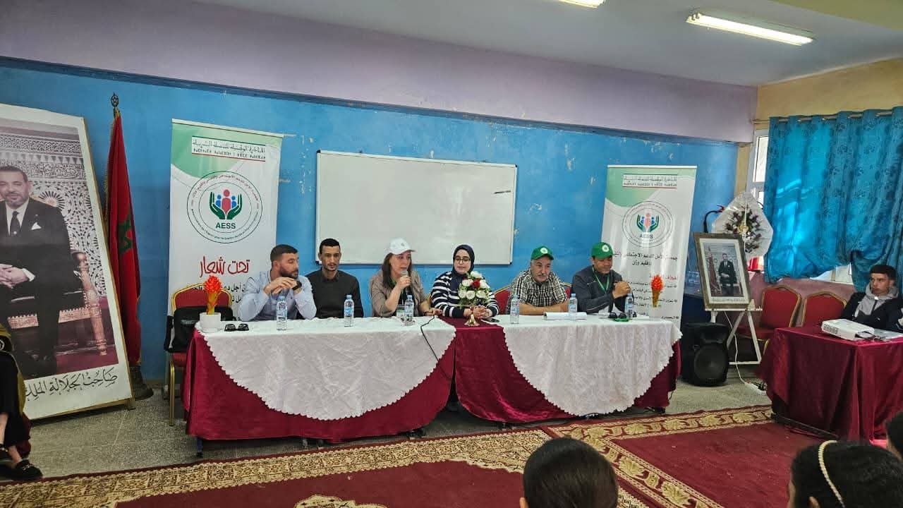 لقاء تواصلي حول الصحة النفسية ومخاطر الإدمان والتنمر والعنف بالوسط المدرسي