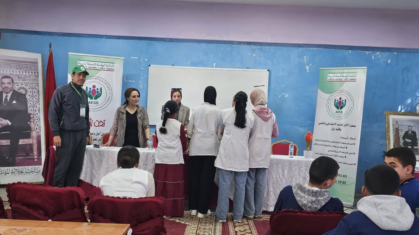 لقاء تواصلي حول الصحة النفسية ومخاطر الإدمان والتنمر والعنف بالوسط المدرسي